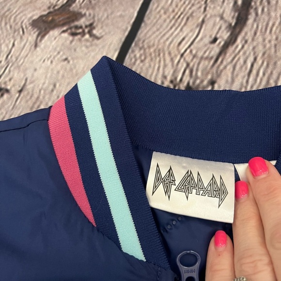 NEW DEF LEPPARD GIRLS BOMBER JACKET - Picture 9 of 9